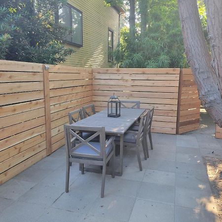 Modern Craftsman Garden Patio In Georgetown Villa Seattle Eksteriør billede
