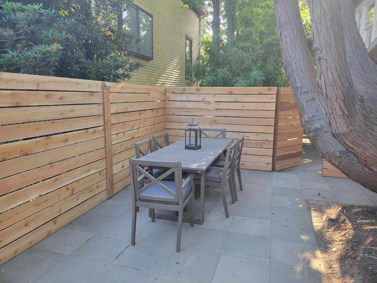 Modern Craftsman Garden Patio In Georgetown Villa Seattle Eksteriør billede